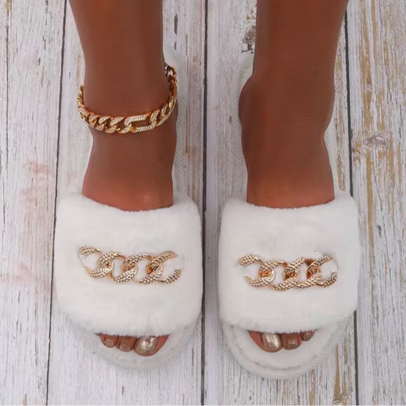 Black Flat Fuzzy Slippers Sandals With Gold Diamond Chain Decor - Picture 5 of 5